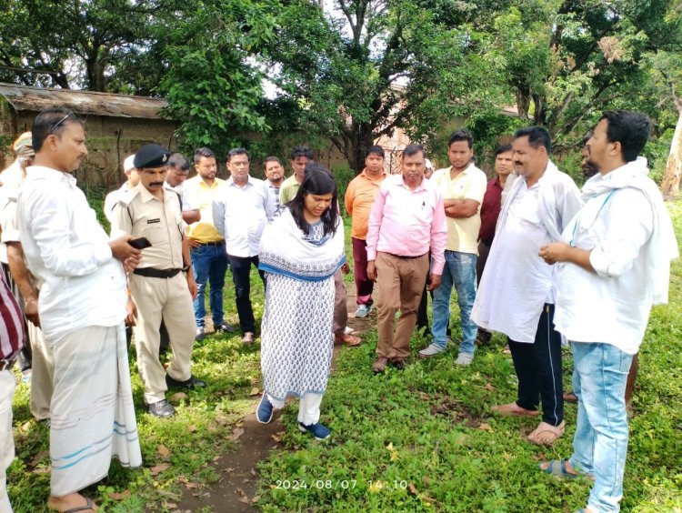 बस स्टेंड़ और डंपिंग यार्ड की भूमि का डीडीसी ने किया स्थल निरीक्षण l